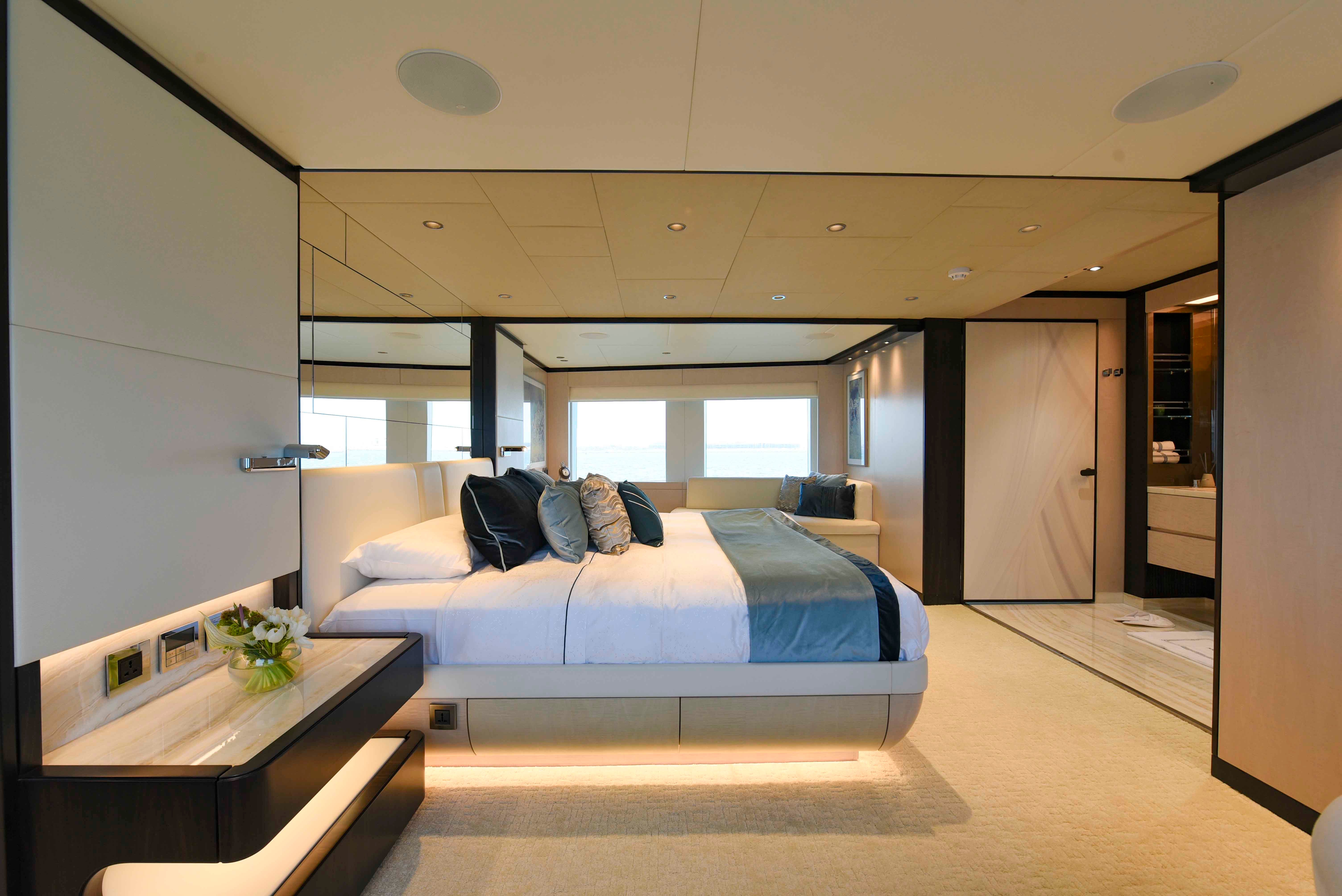 Owners Stateroom (2)